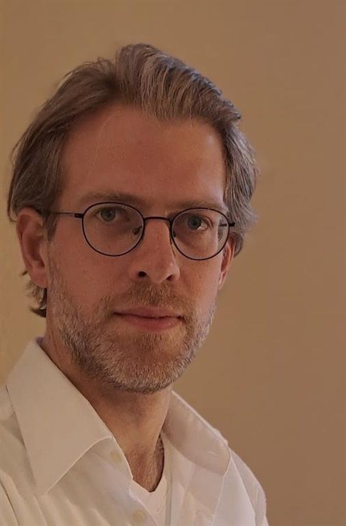 &copy; Paul Starzmann